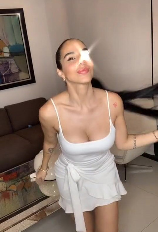 3. Really Cute Jessi Pereira Shows Cleavage in White Dress