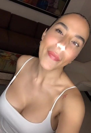 Irresistible Jessi Pereira Braless