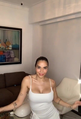 Breathtaking Jessi Pereira Shows Cleavage in White Dress and Bouncing Boobs