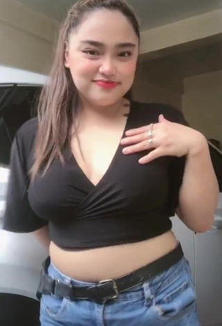 Hottie Joanne Duldulao in Black Crop Top and Bouncing Boobs