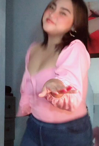 3. Irresistible Joanne Duldulao Shows Cleavage in Pink Top and Bouncing Boobs