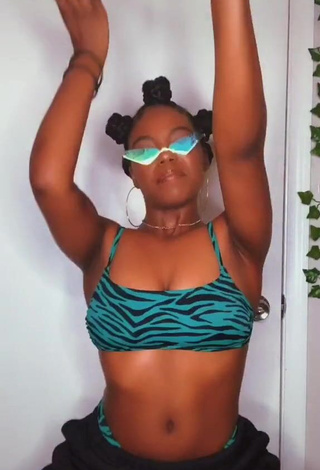 Erotic Jordan Nata'e Shows Cleavage in Zebra Bikini Top