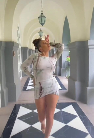 3. Erotic Kali Uchis Shows Butt