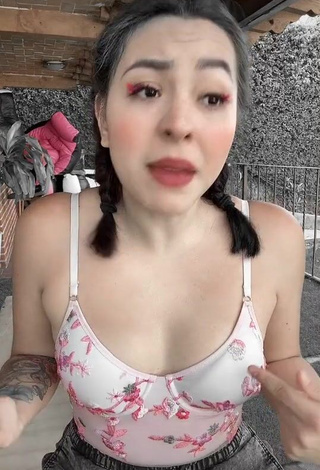 Cute Karen Bustillos Shows Cleavage in Floral Top and Bouncing Boobs