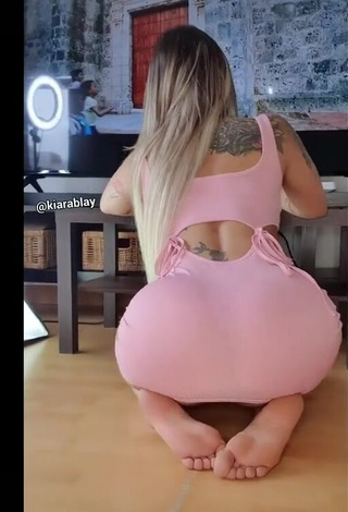 2. Kiarablaysexy Shows her Sexy Butt