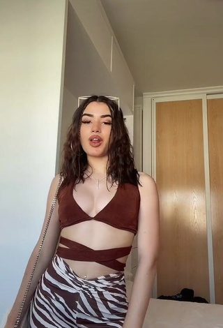 Erotic Kiara Brunett in Brown Hot Top