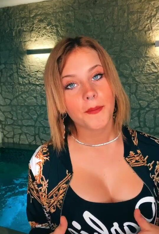 3. Irresistible Gaia Bianchi Shows Cleavage in Top at the Pool