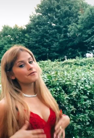 Cute Gaia Bianchi Shows Cleavage in Red Top