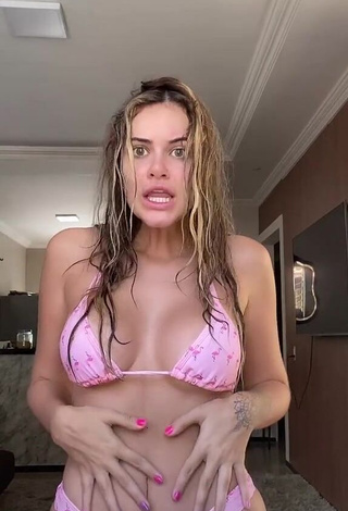 3. Erotic Lais Bianchessi Shows Cleavage in Pink Bikini (Underboob)