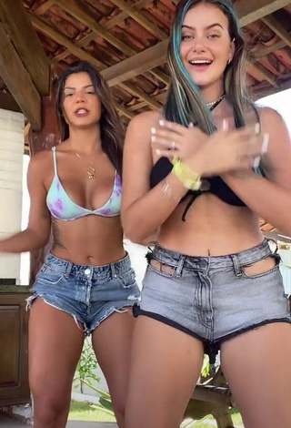 1. Irresistible Lais Bianchessi Shows Cleavage and Bouncing Boobs