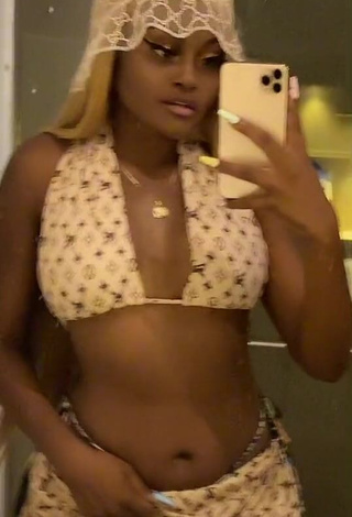 3. Erotic Lajesuu in Bikini Top