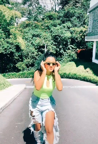 1. Irresistible Mafe Vásquez in Green Top