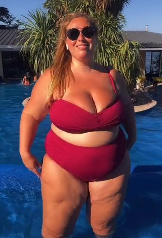 1. Sweetie Mar Tarres Shows Cleavage in Red Bikini at the Pool and Bouncing Breasts