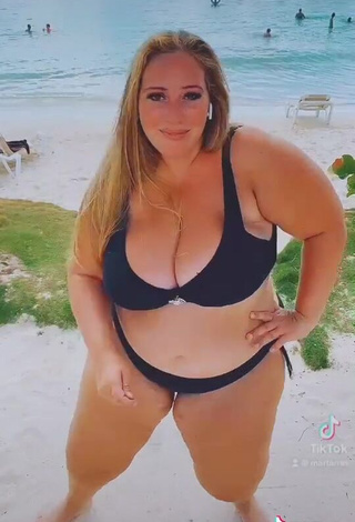 3. Irresistible Mar Tarres in Black Bikini at the Beach and Bouncing Tits