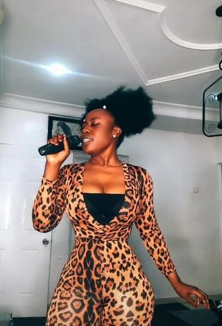 2. Erotic Lilly Chioma Shows Cleavage in Top