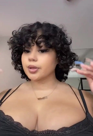 3. Erotic Phaith Montoya Shows Cleavage in Black Top and Bouncing Boobs