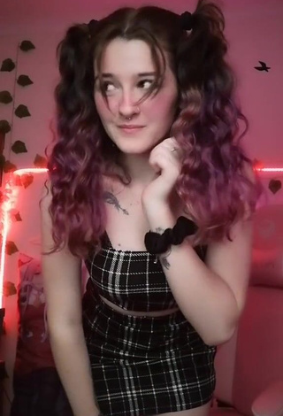 3. Captivating Ryn GamerGirl Egirl Shows Cleavage in Checkered Crop Top