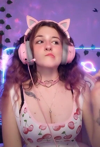 1. Irresistible Ryn GamerGirl Egirl Shows Cleavage in Top