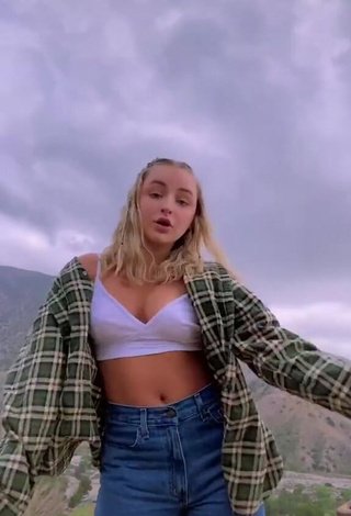 Cute Mars Shows Cleavage in White Crop Top and Bouncing Boobs