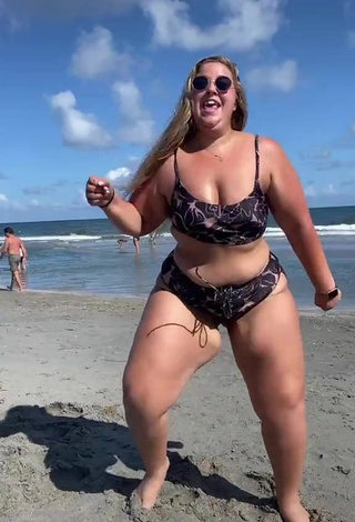 Sexy Sam Paige in Bikini at the Beach and Bouncing Boobs