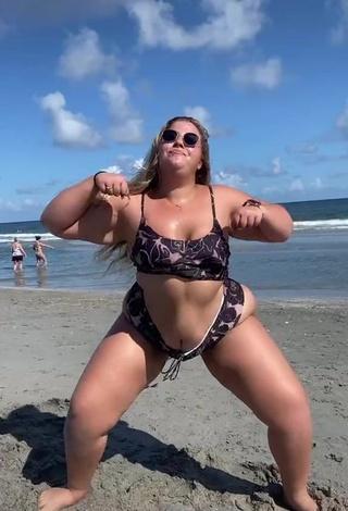 3. Sexy Sam Paige in Bikini at the Beach and Bouncing Boobs