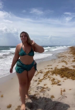 Amazing Sam Paige Shows Cleavage in Hot Green Bikini at the Beach