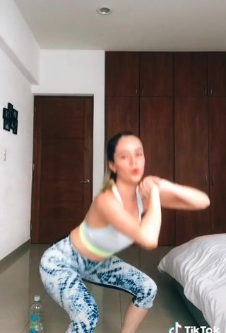 3. Erotic Saraí Meza in Leggings while doing Fitness Exercises