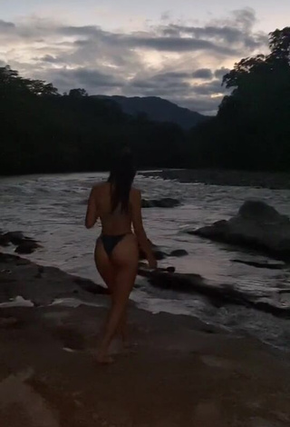 3. Erotic Shailyn Garzón Merchán Shows Butt at the Beach