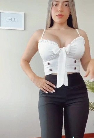 Sexy Hai Shows Cleavage in White Crop Top