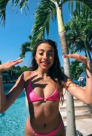 Magnetic Valeria Arguelles in Appealing Pink Bikini at the Swimming Pool