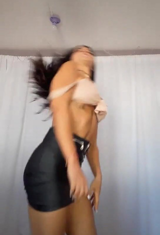 Hot Violetta Ortiz in Beige Crop Top while Twerking