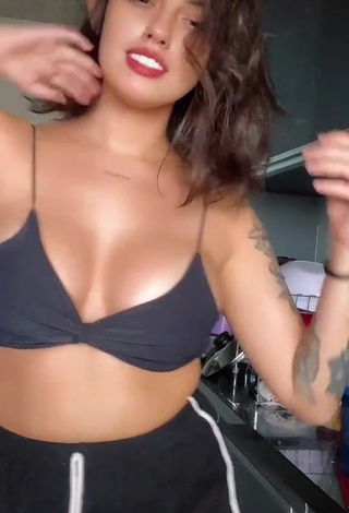 1. Hottie Vitoria Marcilio Shows Cleavage in Black Crop Top and Bouncing Boobs