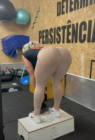 1. Breathtaking Vivi Winkler Shows Big Butt in the Sports Club