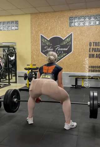 3. Breathtaking Vivi Winkler Shows Big Butt in the Sports Club