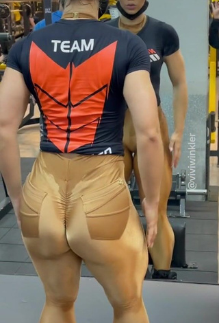 Adorable Vivi Winkler Shows Big Butt in the Sports Club