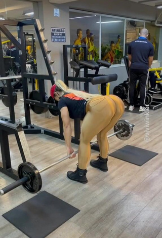 1. Seductive Vivi Winkler Shows Big Butt in the Sports Club while doing Fitness Exercises