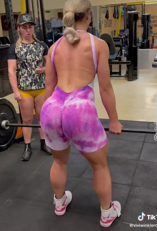 3. Gorgeous Vivi Winkler Shows Big Butt in the Sports Club