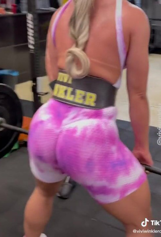 Pretty Vivi Winkler Shows Big Butt in the Sports Club while doing Fitness Exercises