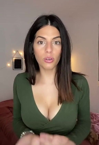 Beautiful Paola Shows Cleavage