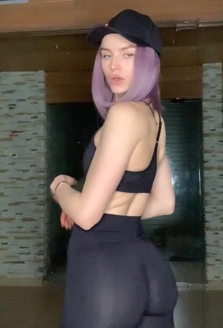 1. Sweetie Zava_ly Shows Butt