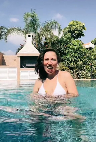 Irresistible Elli Di in White Bikini Top at the Pool