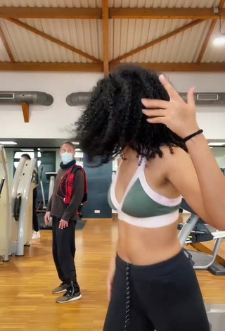 3. Irresistible Aina da Silva in Sport Bra in the Sports Club