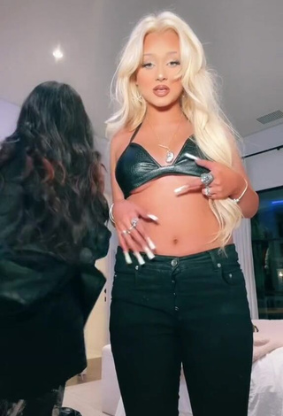 Sweet Alabama Barker in Cute Black Bra (Underboob)