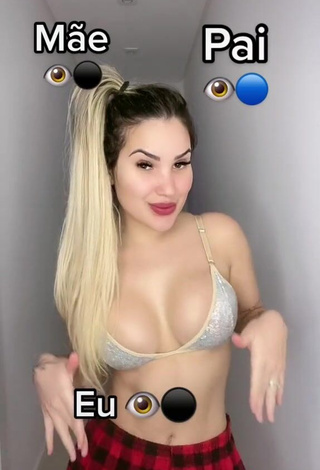 Magnificent Alannis Proença Shows Cleavage in Bra