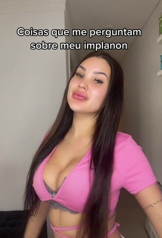 1. Beautiful Alannis Proença Shows Cleavage in Sexy Pink Crop Top