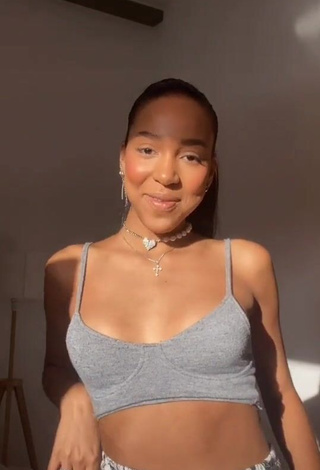 3. Captivating Alisha Kone Shows Cleavage in Grey Crop Top and Bouncing Tits