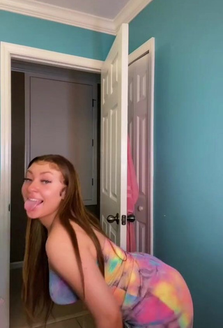 Irresistible Alli Haas Shows Butt