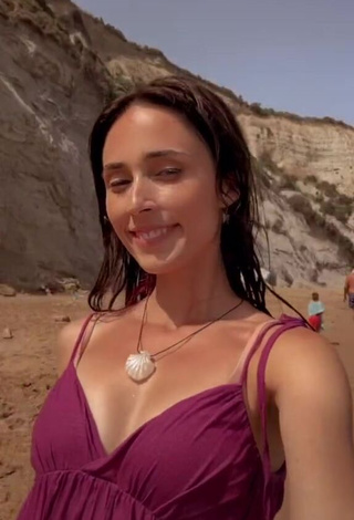 1. Erotic Andra Gogan Shows Cleavage at the Beach