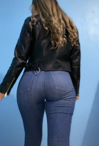 1. Irresistible Andrea Magallanes Shows Butt