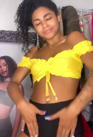 3. Sweetie Angel Oficial in Crop Top